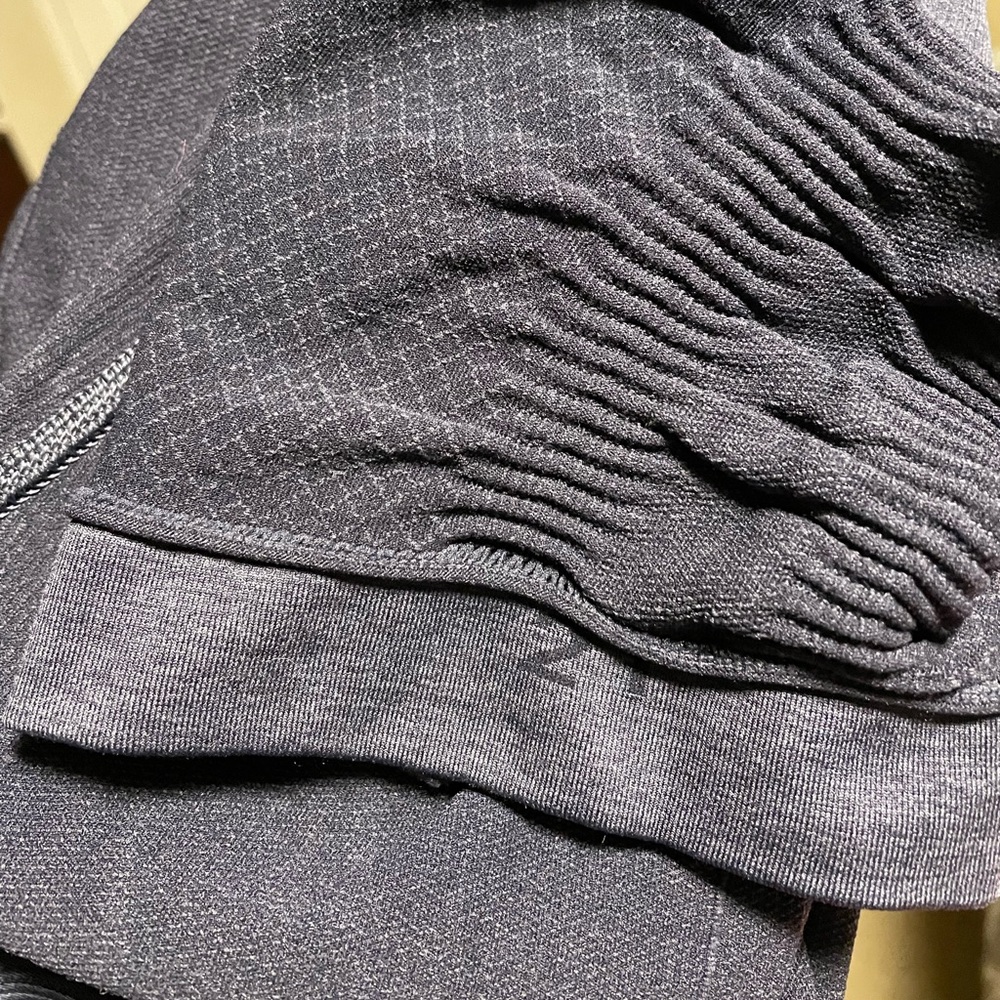 Lululemon In the Flow - Picture 5 of 5